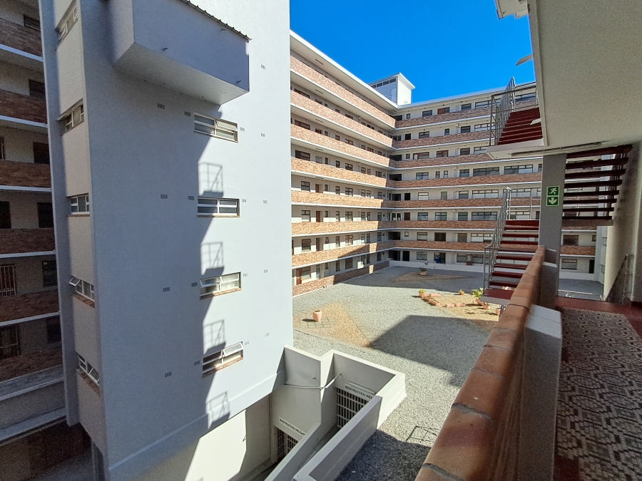 To Let 0 Bedroom Property for Rent in Sea Point Western Cape